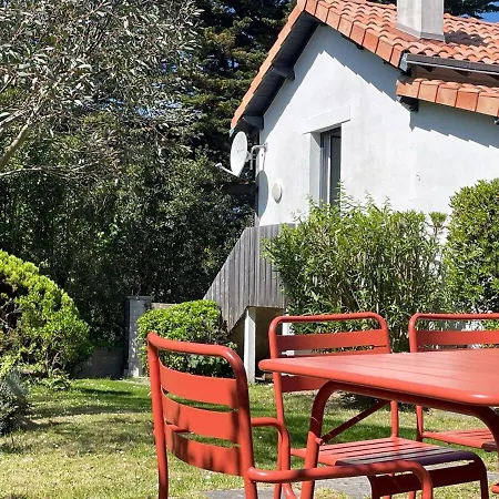 Maison De A Holiday home Prefailles